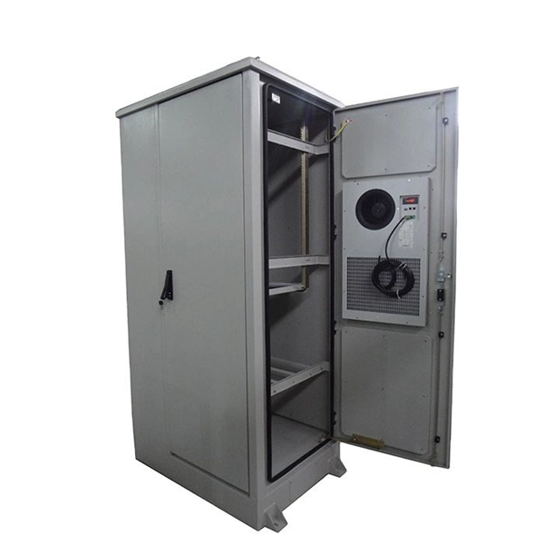 Outdoor cabinet temperature control